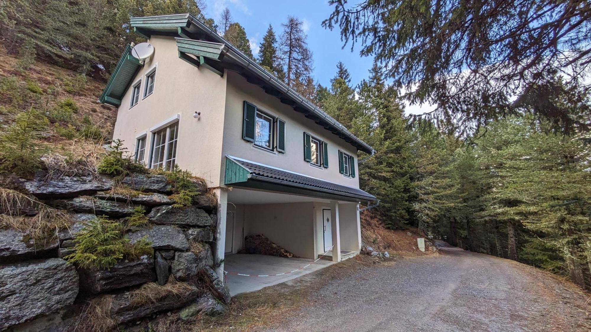 Ferienhaus Am Berg & *